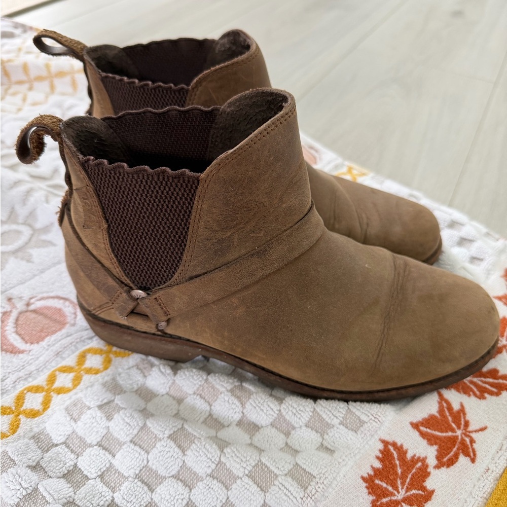 Teva Ellery Ankle boots 7